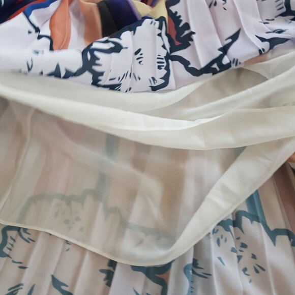 Paul Smith ! Women's Multi Stripe Pleated Skirt With Floral Hem (EU/46) - Picture 11 of 11